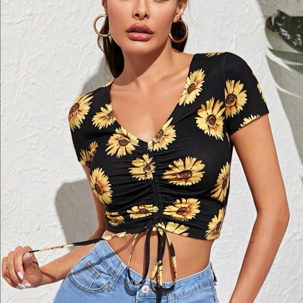 🌻 Sunflower Crop Tee 🌻